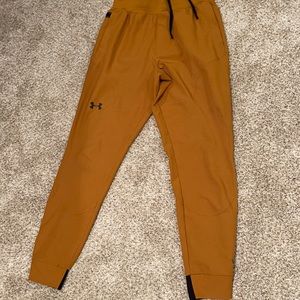 Under Armour Fitted Joggers EUC Size M
